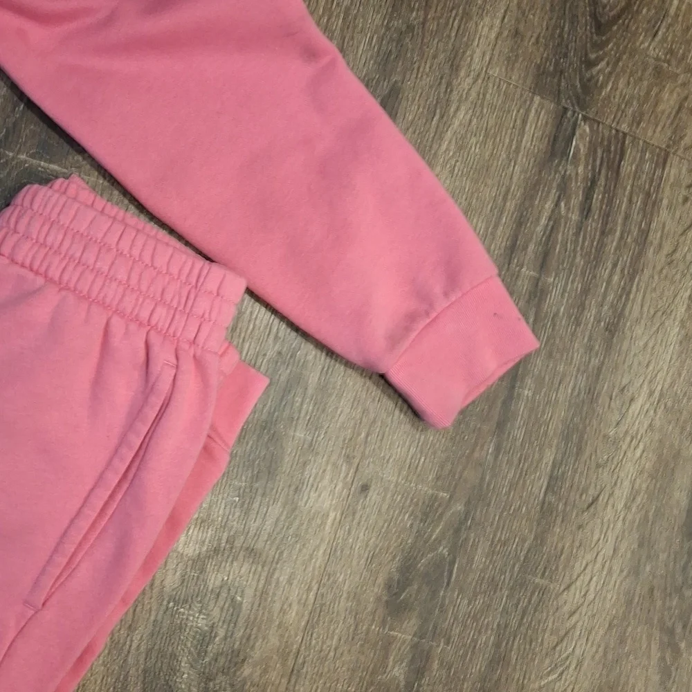 Girls Adidas Vibrant Pink Tracksuit MED. D - Picture 6 of 8